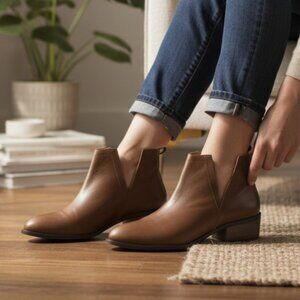 Diba True Stop By Taupe “V” Cut Leather Ankle Boot, Size 7